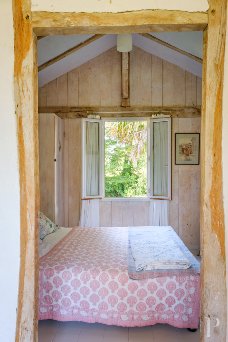 Dans le Gers, à l’ouest de Lectoure, un ancien domaine de production d’armagnac transformé et décoré avec soin - photo  n°49